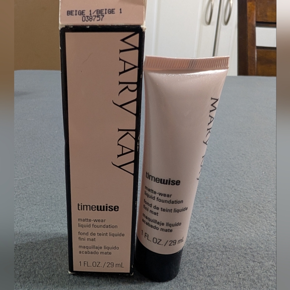 NEW Mary Kay Timewise Matte wear liquid foundation Beige 1 combo to oily skin